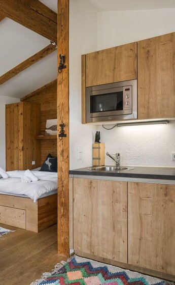 Ski In/Out Asten Apartment