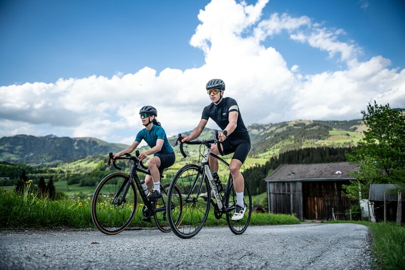 Rennrad Frühling Kitzbühel (c) Kitzbühel Tourismus - Thomas Griesbeck.jpg