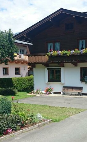 Reason_Sommer_Außenansicht