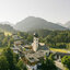 Landschaft Ferienorte Aurach Sommer Dorf Kirche Panorama (c) Kitzbuehel Tourismus (4) Die Gemeinde Aurach bei Kitzbühel im Sommer