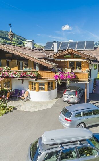 Landhaus Klotz im Sommer mit Panoramablick