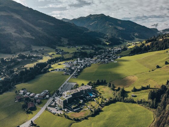 JPEG_Kempinski Das Tirol_Drone Summer