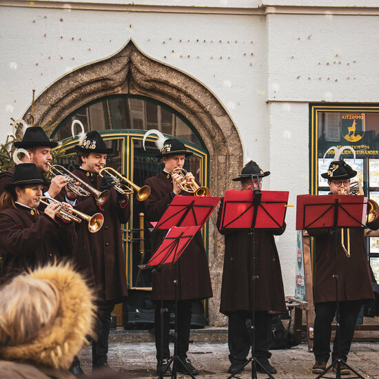 Kitzbüheler Stadtmusik bei ihrem Neujahrsauftritt