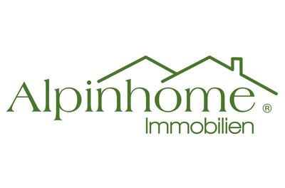 Alpinhome Logo Ein Logo von Alpinhome Immobilien. Es zeigt den Schriftzug in grüner Farbe mit einem Dachsymbol.