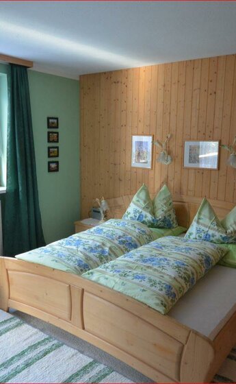 Haus_Schneerose_Jochberg_Doppelzimmer.JPG