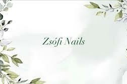 Logo mit dem Schriftzug Zsófi Nails umrahmt von grünen Blättern auf hellem Hintergrund.