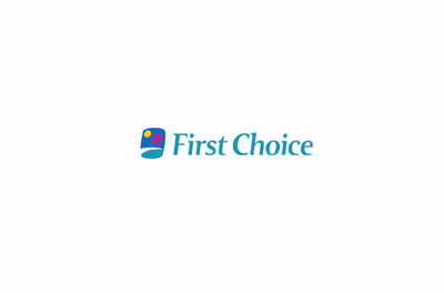 Logo von First Choice mit blauem Schriftzug und quadratischem Symbol links daneben.