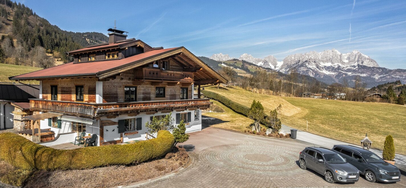 Außenansicht mit Wilder Kaiser